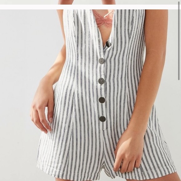 HOLIDAY SALE Parker Button-Front Halter Romper - Picture 2 of 4
